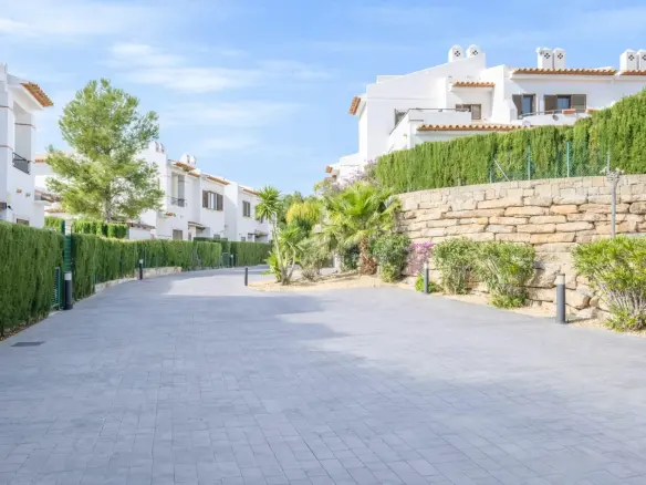 3-bedroom Flat In Finestrat, Spain (254 M²)