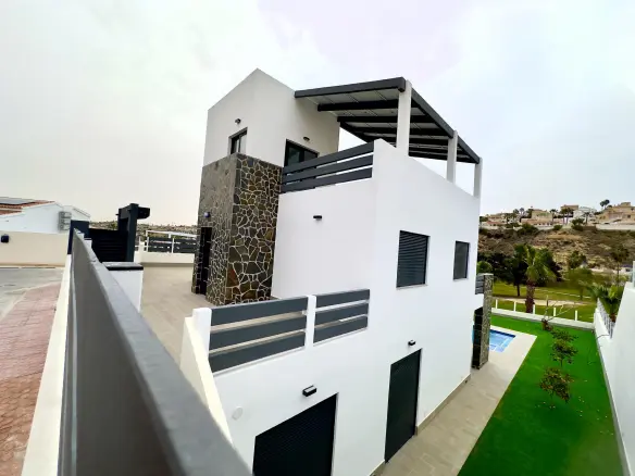 4-bedroom Villa In Rojales, Spain (260 M²)