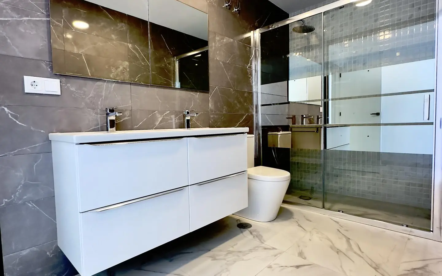 4-bedroom Villa In Rojales, Spain (260 M²)