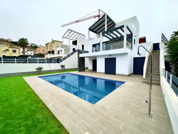 4-bedroom Villa In Rojales, Spain (260 M²)