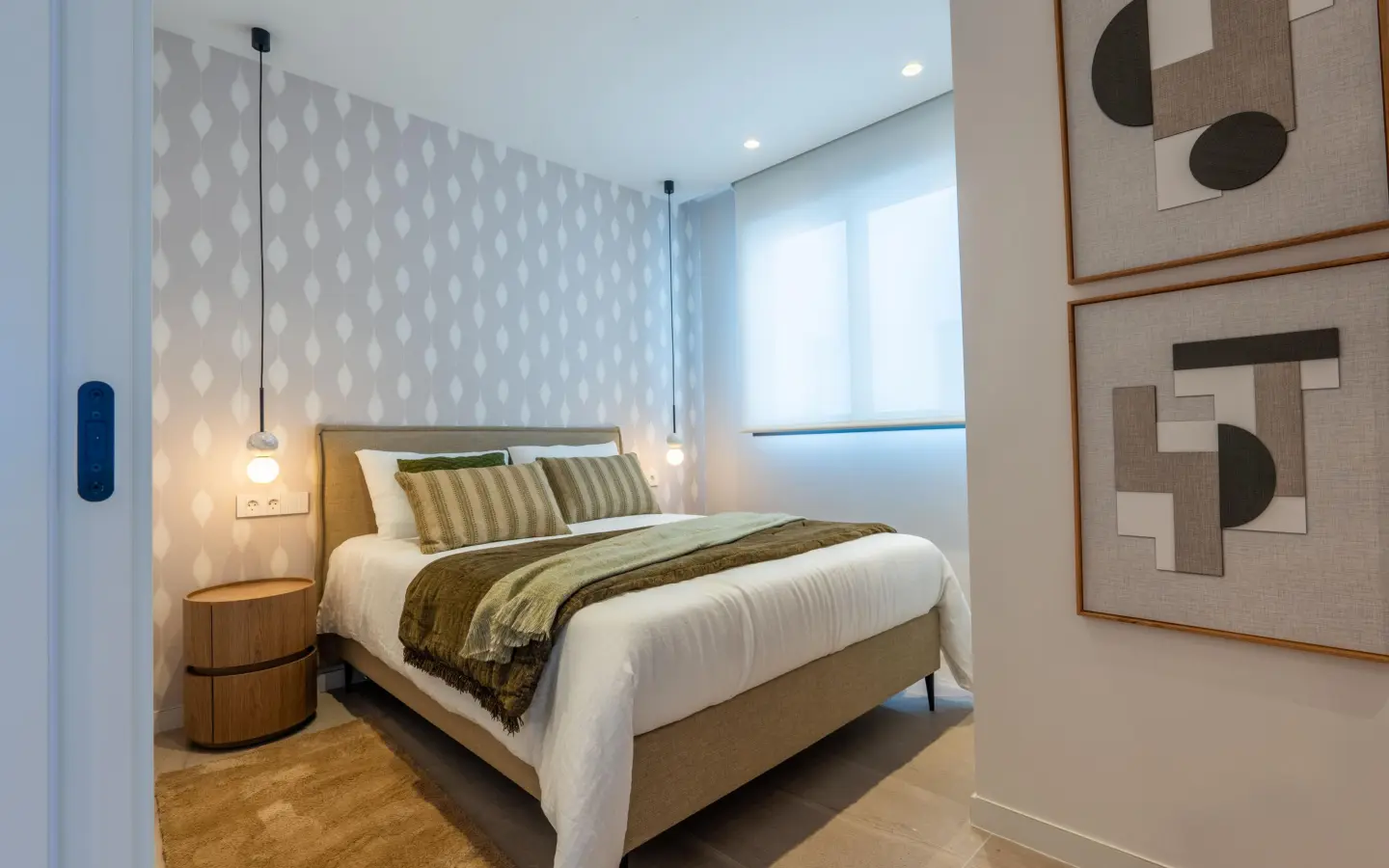 Input: “luxury Apartment 100 M2 In Barcelona”
Output: Apartment Of 100 M² With Balcony In Barcelona