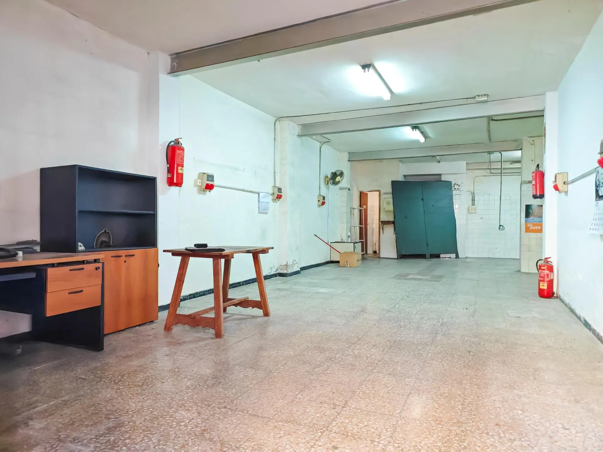 Commercial Unit Of 133 M² In Elche, Spain