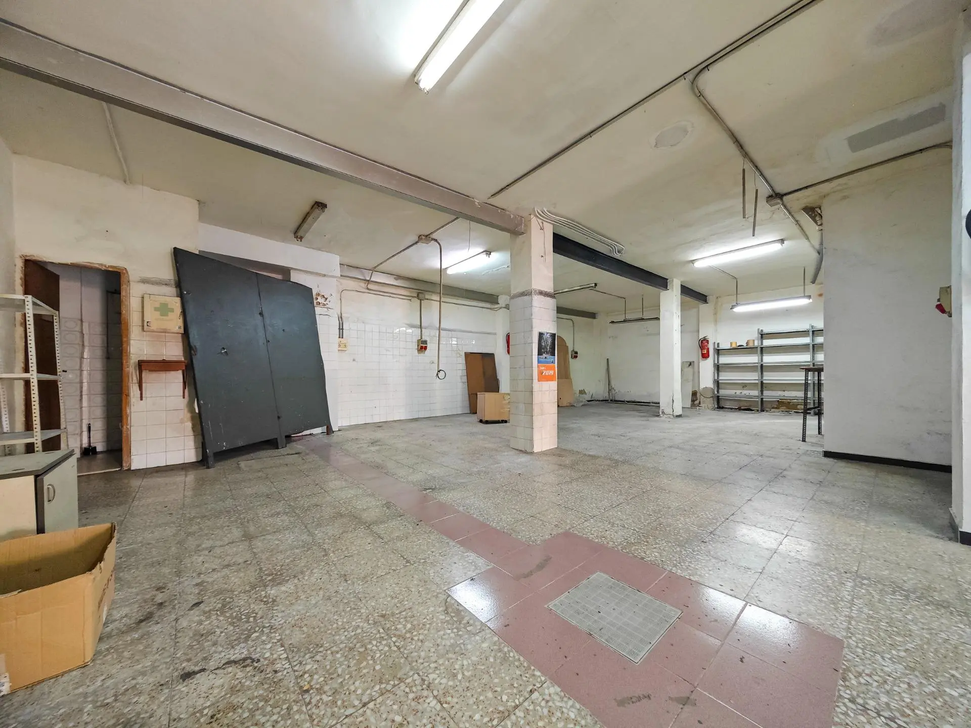 Commercial Unit Of 133 M² In Elche, Spain