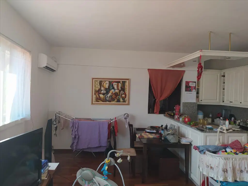 Detached House Of 640 M² In Athens
