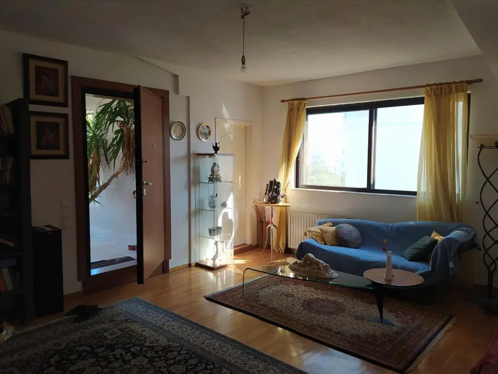 Detached House Of 640 M² In Athens