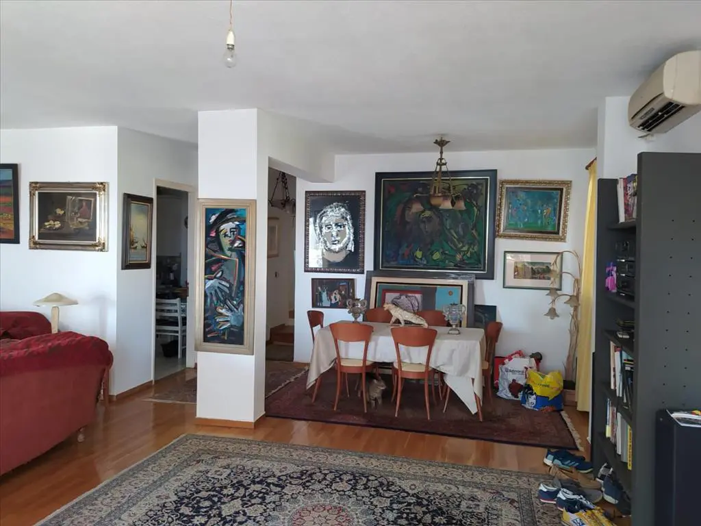 Detached House Of 640 M² In Athens