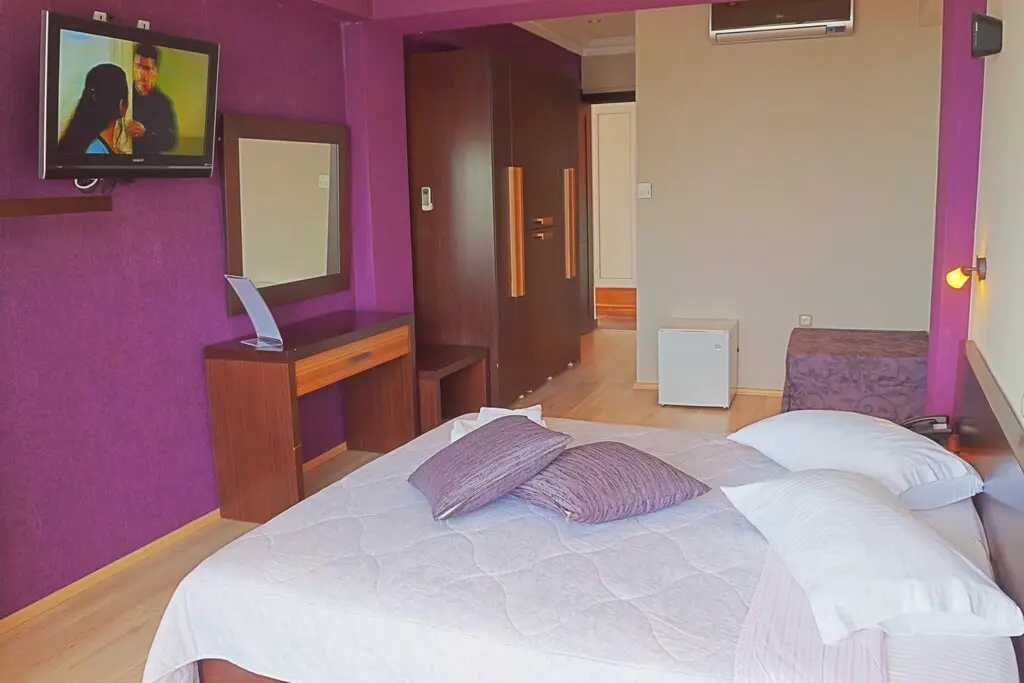 Hotel Of 340 M² On The Olympic Coast