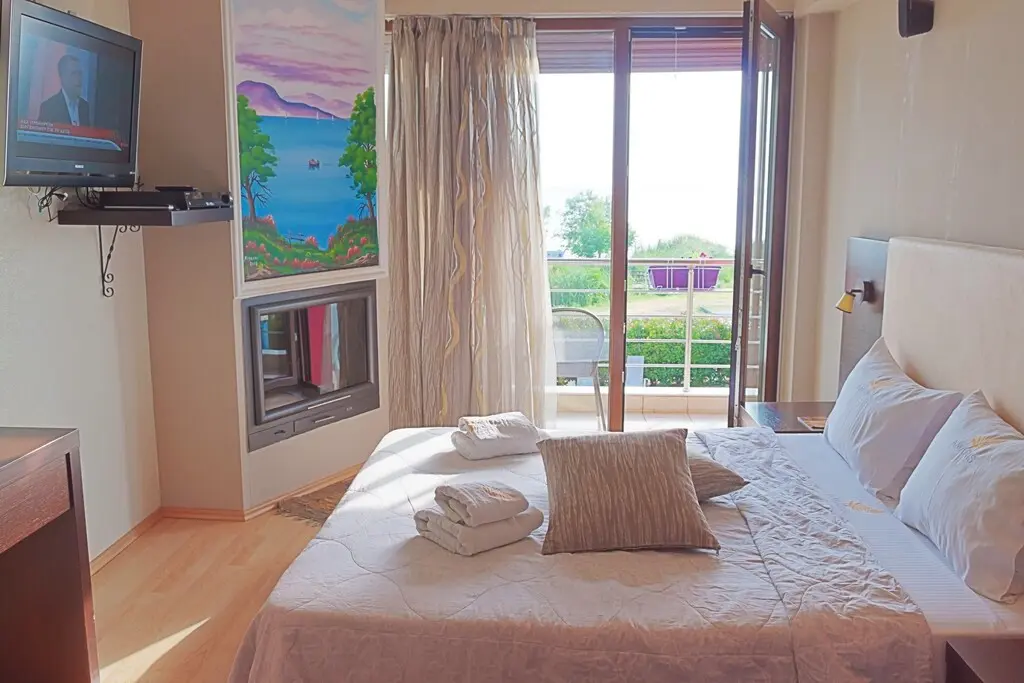 Hotel Of 340 M² On The Olympic Coast