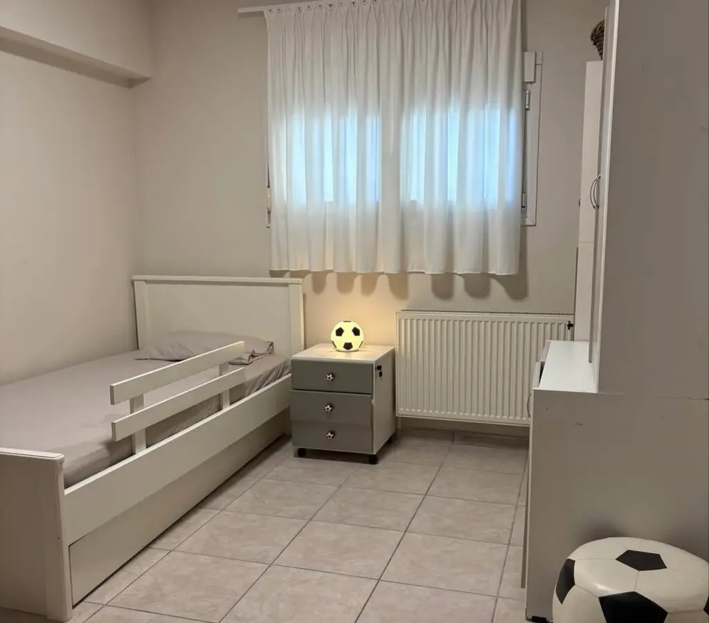 3-bedroom Flat In Pylea, Greece (105 M²)