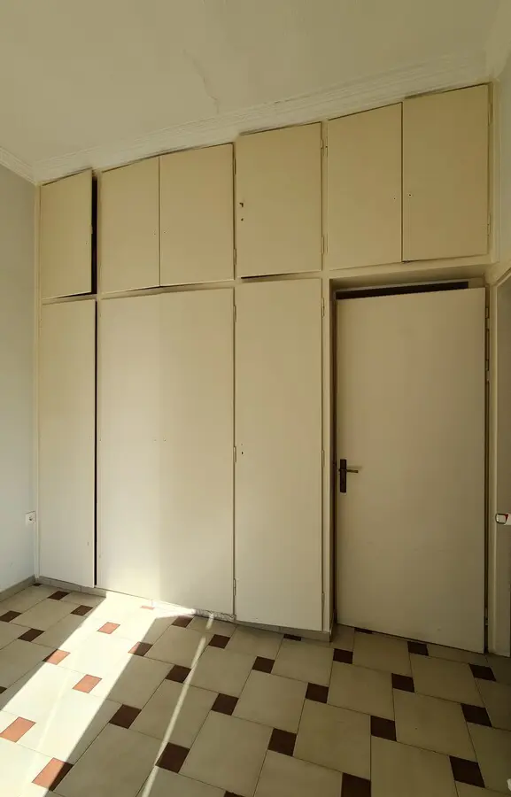 Building Of 419 M² In Athens