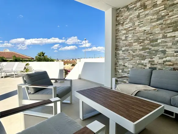 3-bedroom Villa In Benijofar, Spain (120 M²)