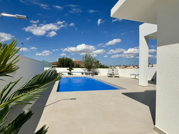 3-bedroom Villa In Benijofar, Spain (120 M²)