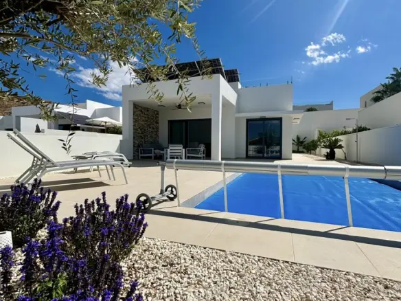 3-bedroom Villa In Benijofar, Spain (120 M²)