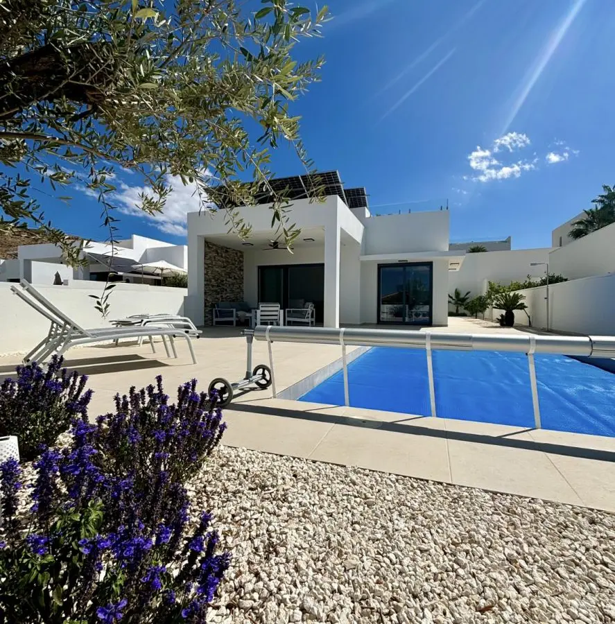 3-bedroom Villa In Benijofar, Spain (120 M²)