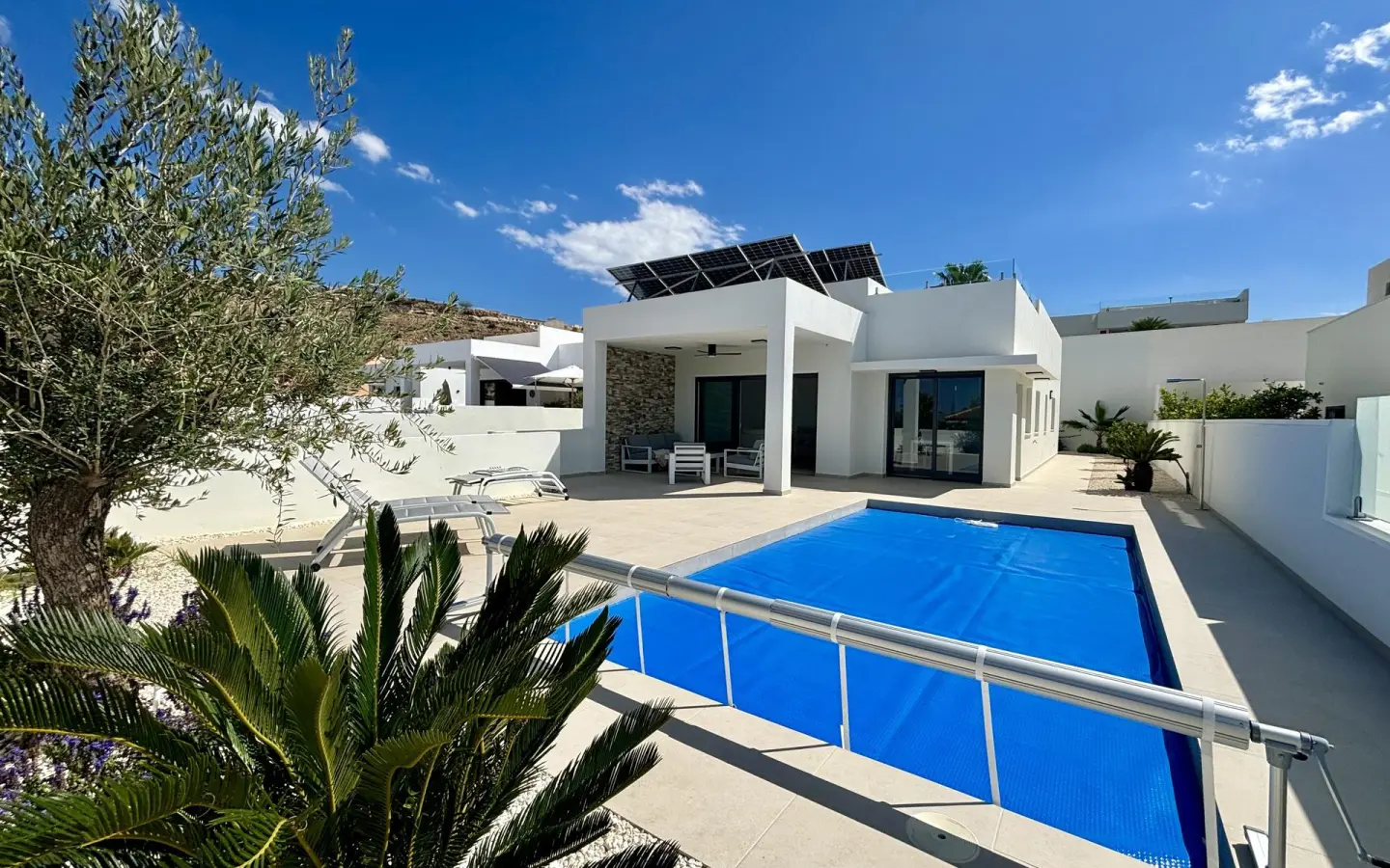 3-bedroom Villa In Benijofar, Spain (120 M²)
