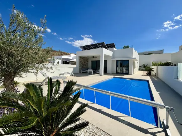 3-bedroom Villa In Benijofar, Spain (120 M²)