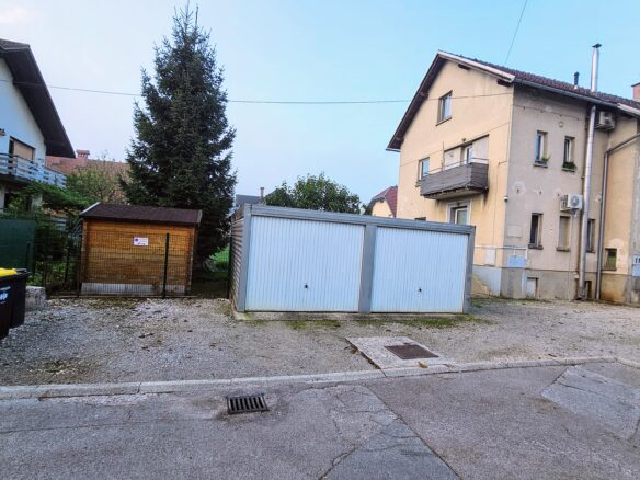 Spacious Semi-detached House With Development Potential In Prime Ljubljana Location