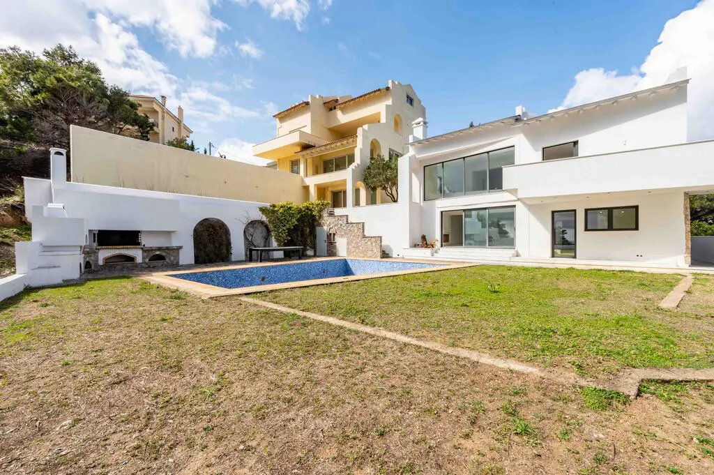 Villa Of 462 M² In Attica