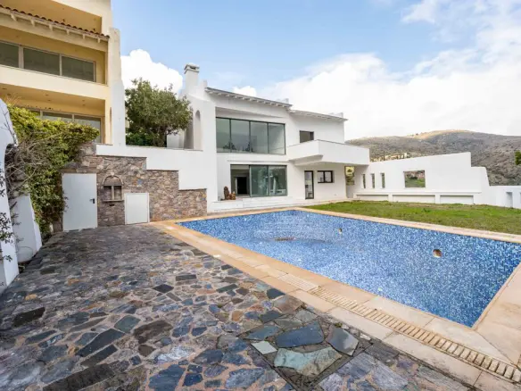 Villa In Pikermi, Greece (462 M²)