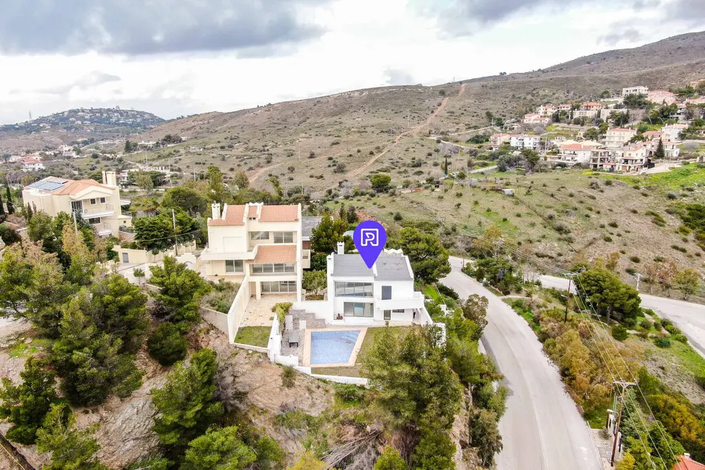 Villa Of 462 M² In Attica