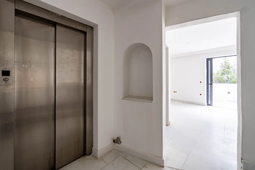 Villa Of 462 M² In Attica