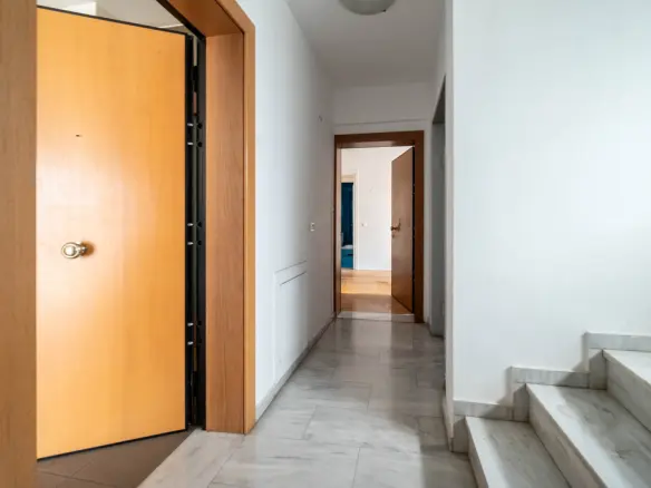 3-bedroom Flat In Zografou, Greece (92 M²)
