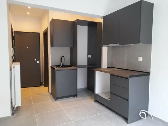Flat In Center Of Thessaloniki, Greece (23 M²)