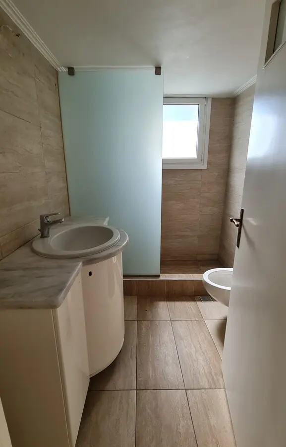Building Of 419 M² In Athens