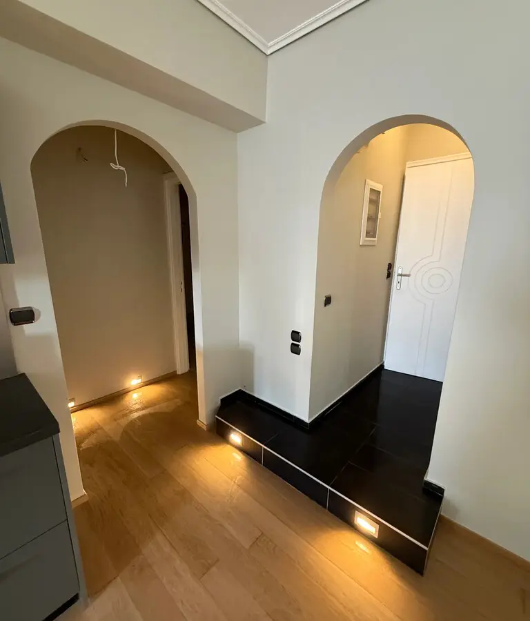 Flat Of 98 M² In Athens
