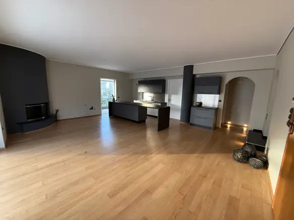 3-bedroom Flat In Alimos, Greece (98 M²)