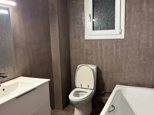 3-bedroom Flat In Pylea, Greece (105 M²)