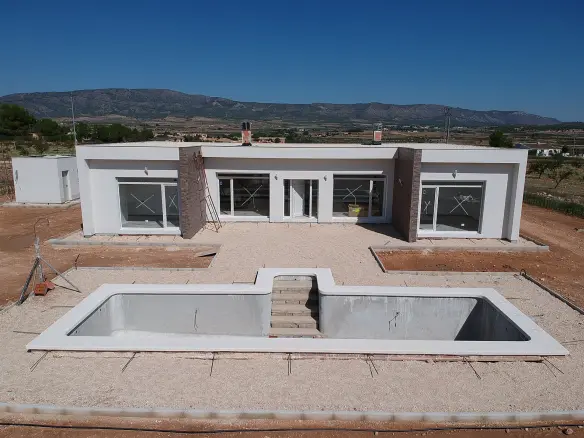 3-bedroom Detached Villa In Pinoso, Spain (150 M²)