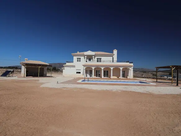 4-bedroom Detached Villa In Pinoso, Spain (225 M²)