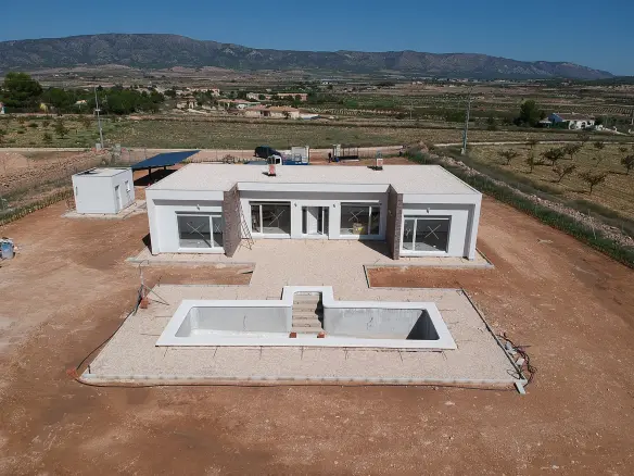 3-bedroom Detached Villa In Pinoso, Spain (150 M²)