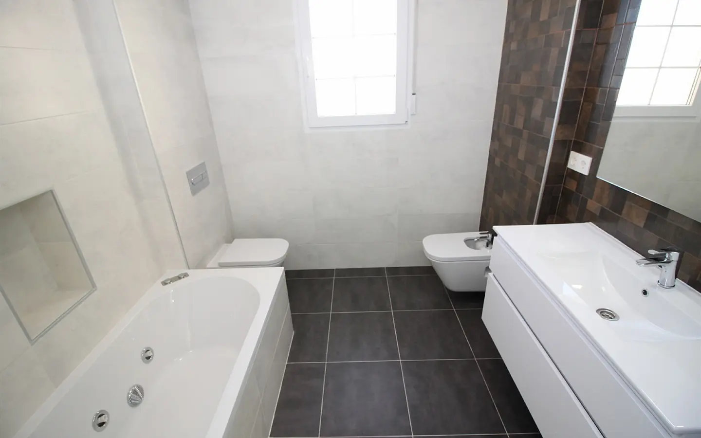 4-bedroom Detached Villa In Pinoso, Spain (225 M²)