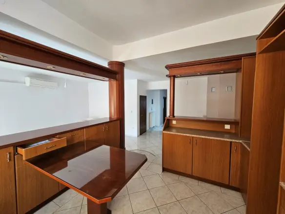 2-bedroom Flat In Neapoli, Greece (100 M²)