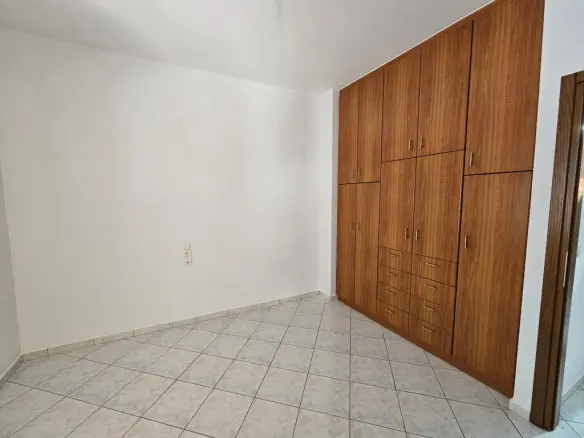 2-bedroom Flat In Neapoli, Greece (100 M²)