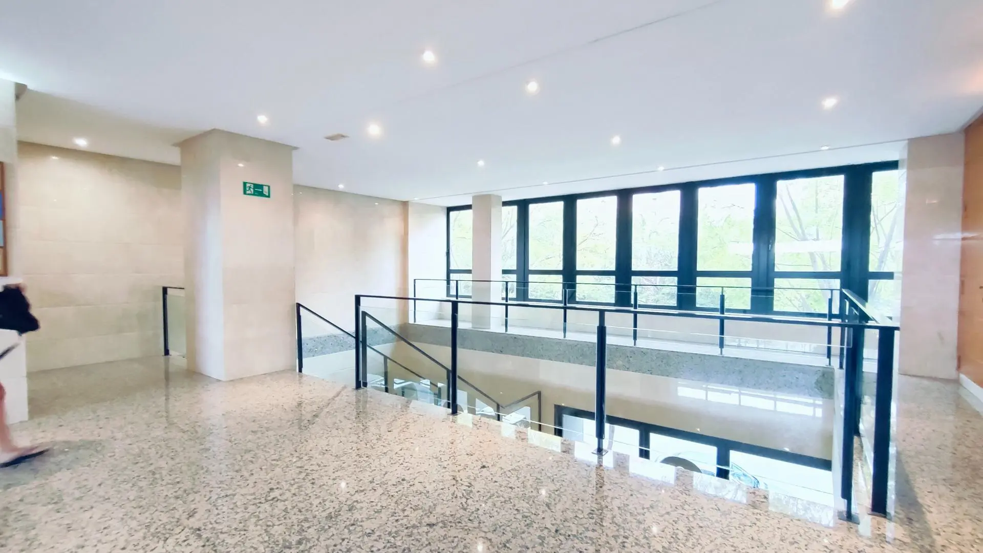 Office Of 550 M² In Alicante, Spain