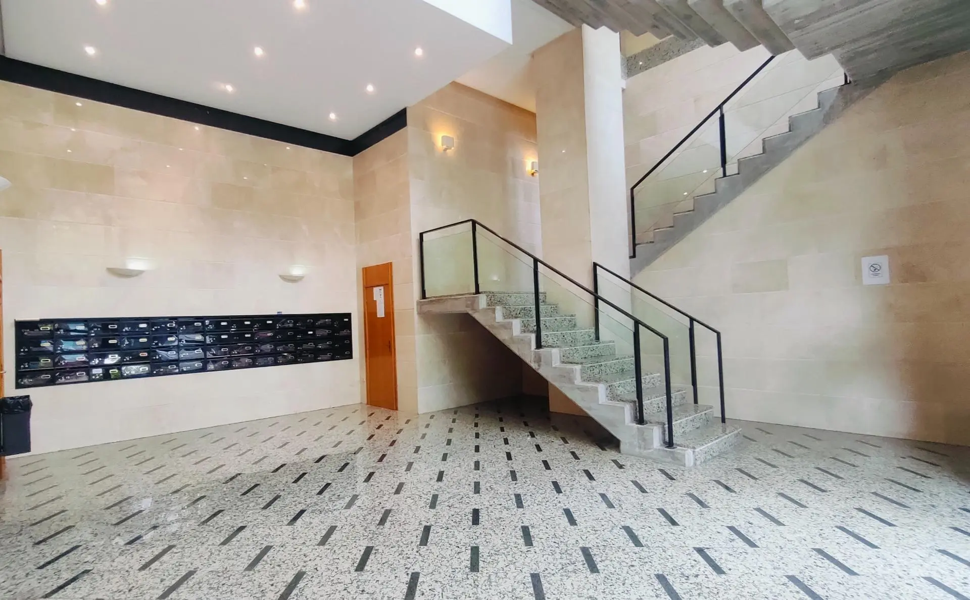 Office Of 550 M² In Alicante, Spain