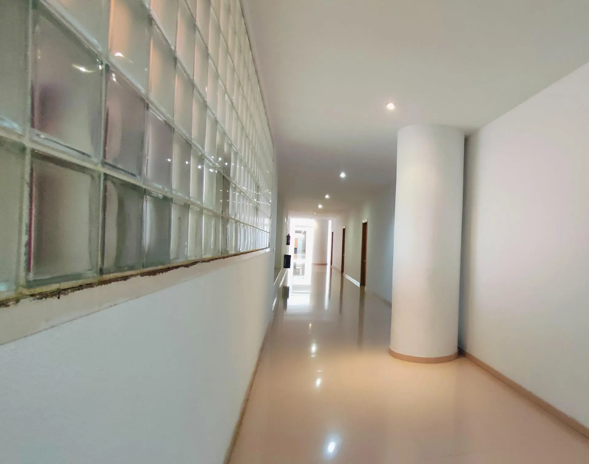 Office Of 550 M² In Alicante, Spain