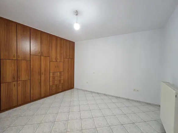 2-bedroom Flat In Neapoli, Greece (100 M²)