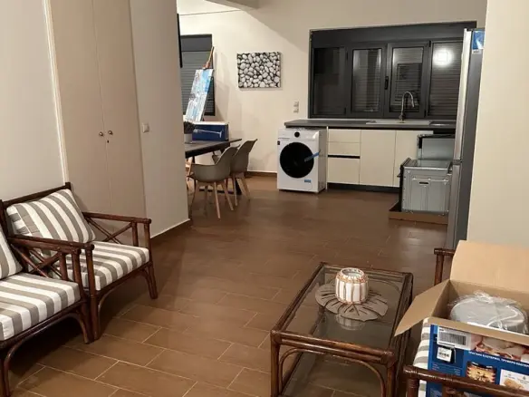 8-bedroom Detached House In Kalivia Thorikou, Greece (428 M²)