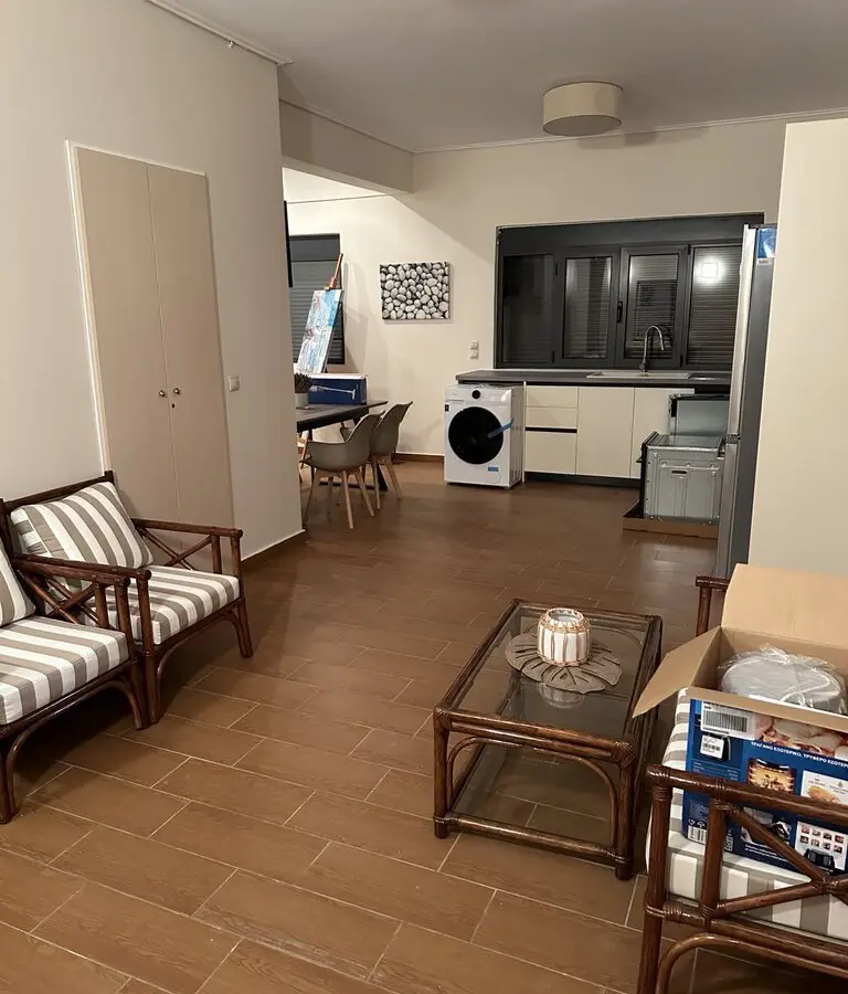 8-bedroom Detached House In Kalivia Thorikou, Greece (428 M²)