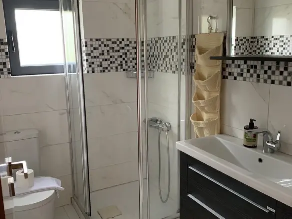 8-bedroom Detached House In Kalivia Thorikou, Greece (428 M²)