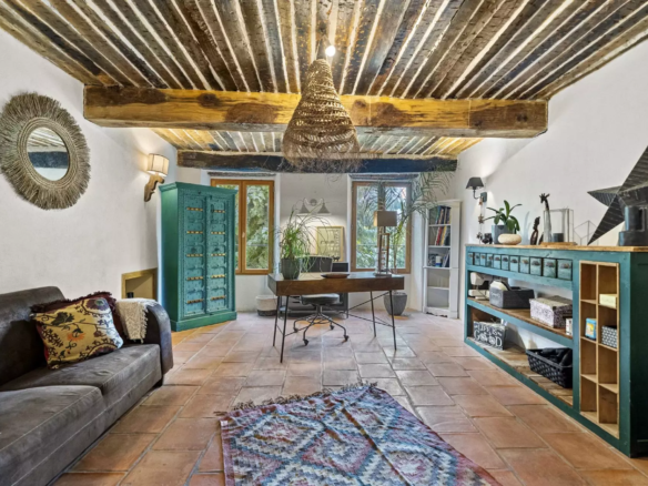 House Of 200 M² With 7 Rooms, Plot Of 1200 M², Swimming Pool, Energy Rating A In Grasse