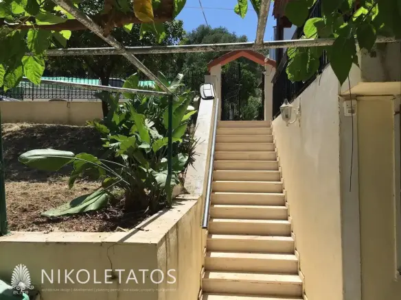 House Of 100 M² With Garden In Poros, Greece