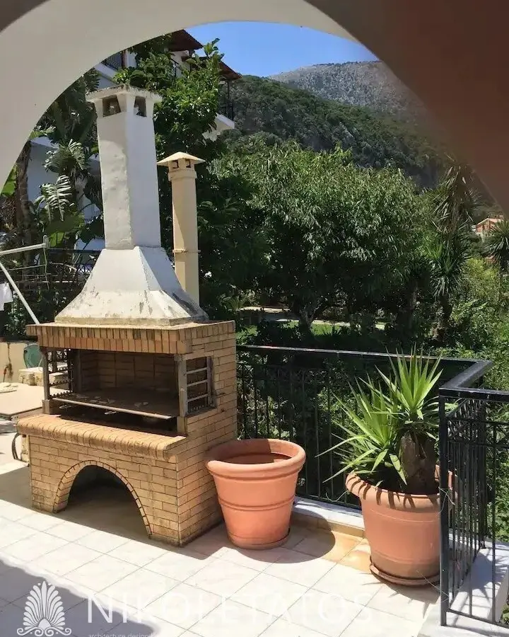 House Of 100 M² With Garden In Poros, Greece
