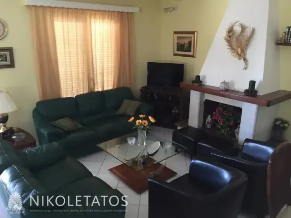 House Of 100 M² With Garden In Poros, Greece