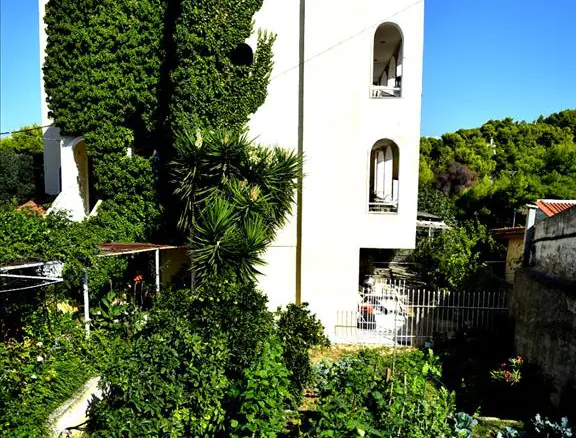 Building Of 530 M² In Attica
