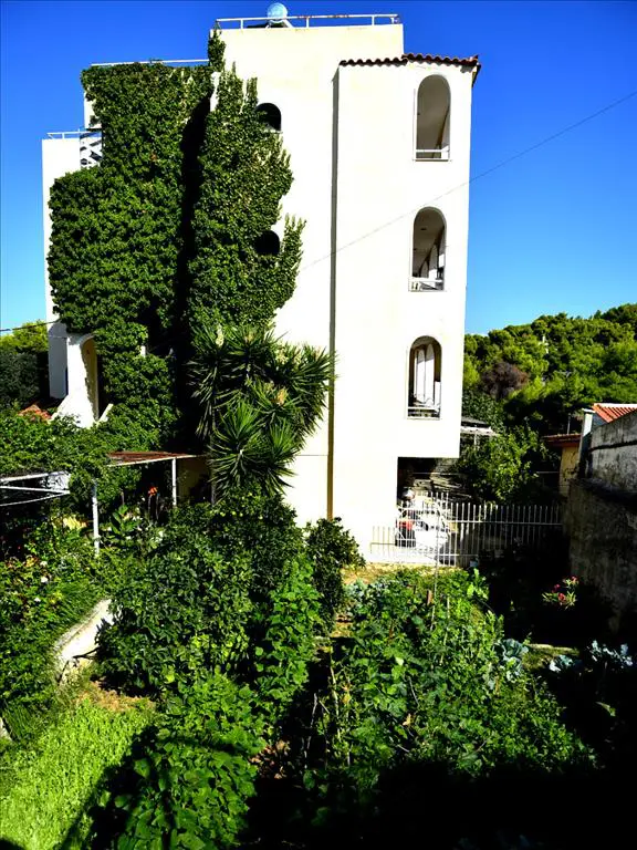 Building Of 530 M² In Attica